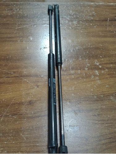 Par De Amortecedor Porta Malas Gm Corsa 2002/12 CX278
