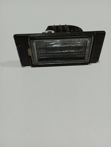 Lanterna Placa Gm Onix Plus Sedan 20/23